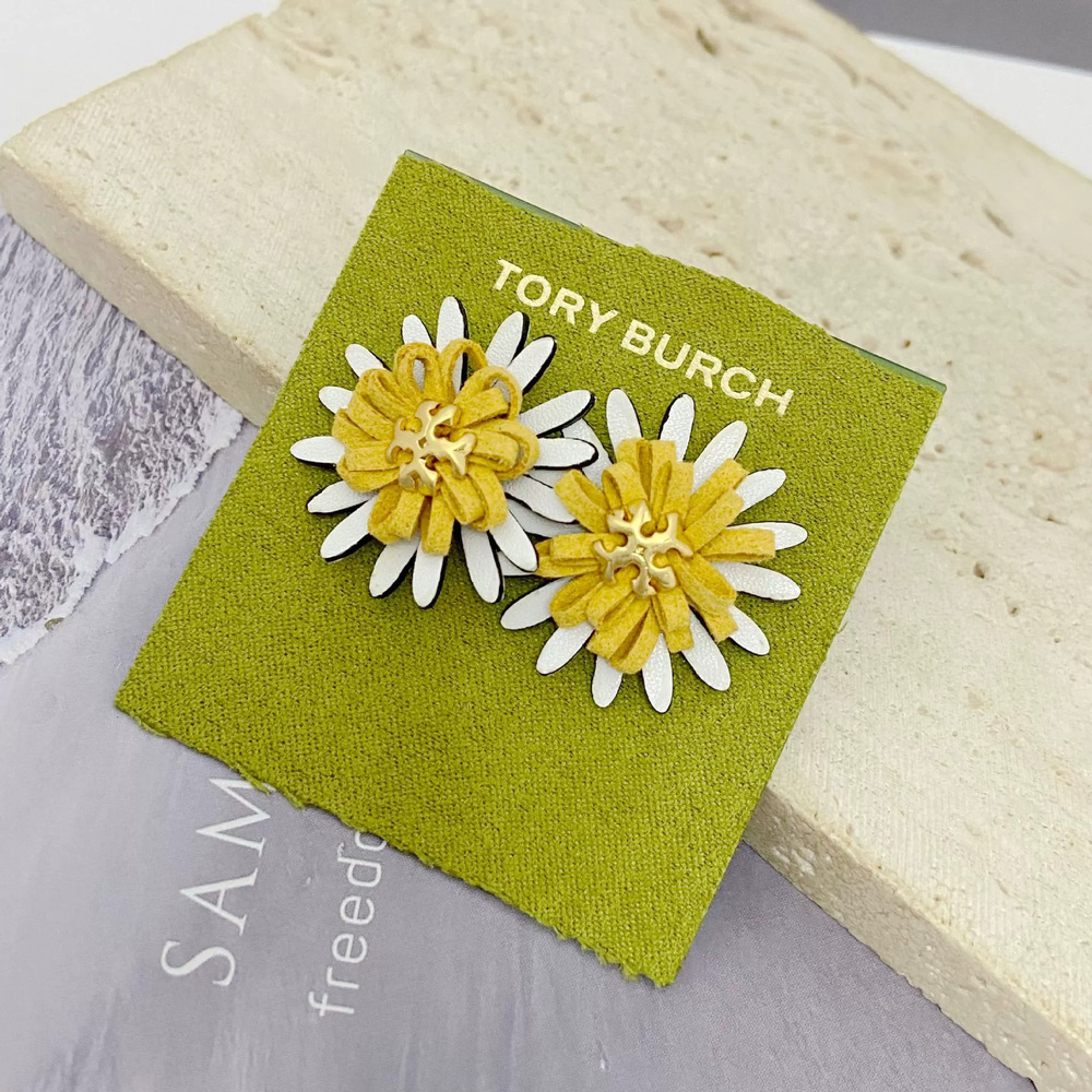 Tory Burch 3D Daisy Sunflower Stud Earrings